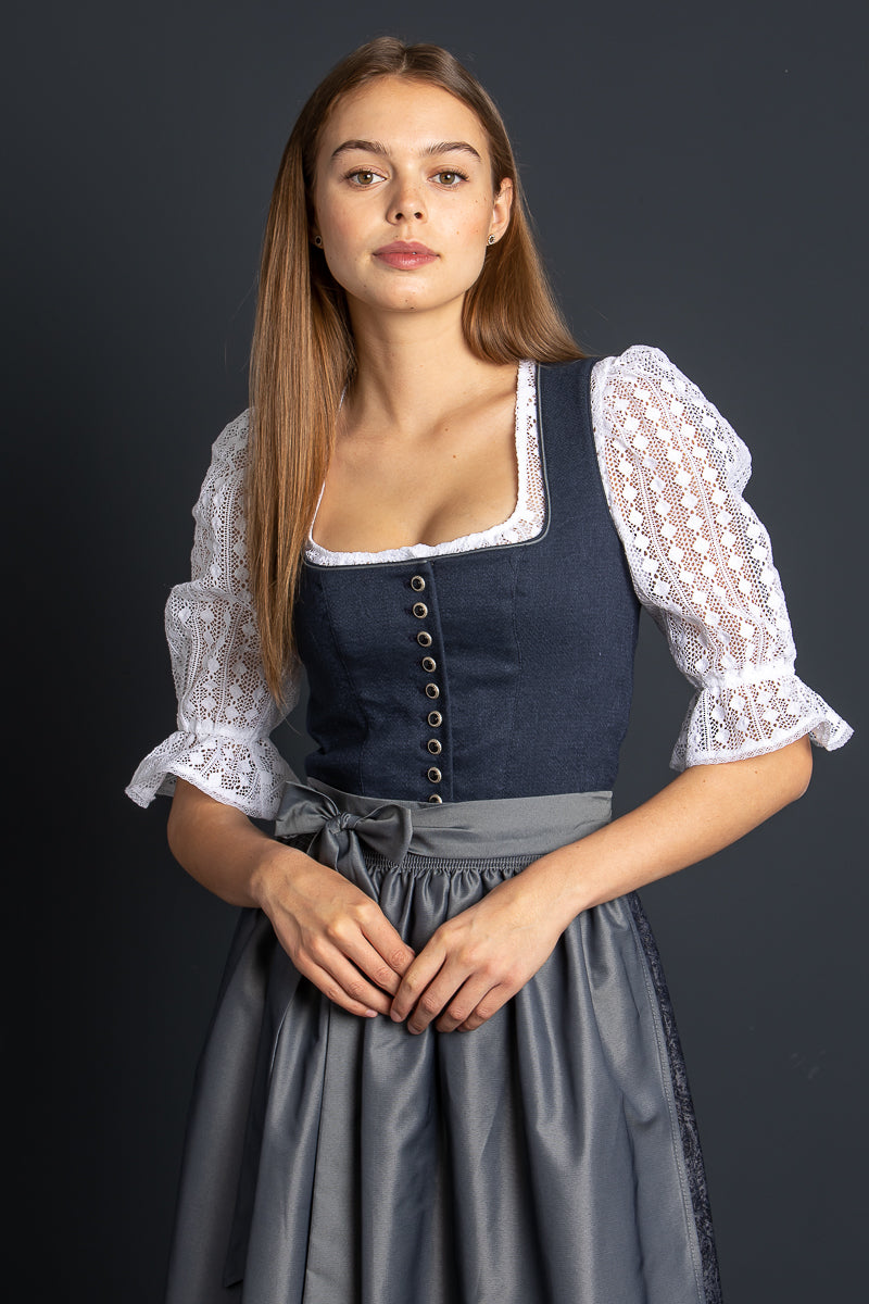 Gottseidank Dirndlbluse Traude weiß Getragen | Gottseidank Dirndl Blouse Traude White worn