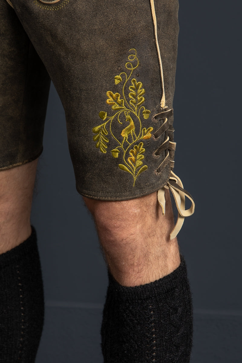 Meindl Hirschlederhose Nockerberg Latz Detail | Meindl Lederhose Nockerberg bib detail