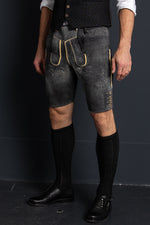 Ostarrichi Hirschlederhose Donau dunkelgrau Detail Latz | Ostarrichi Hirschlederhose Donau dark grey bib detail