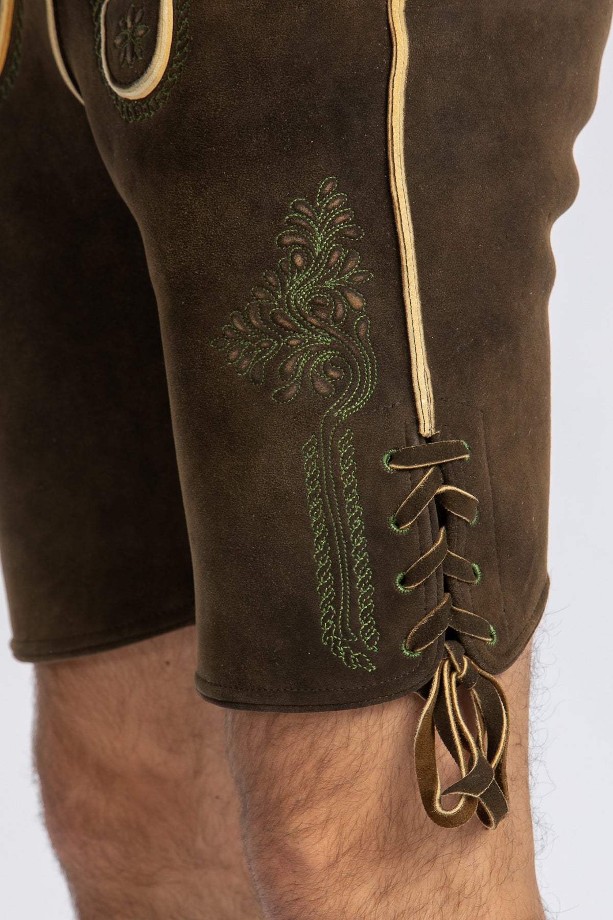 Meindl Hirschlederhose Salzburg nussbaum Detail | Meindl Stag Leather Lederhosen Salzburg Walnut detail