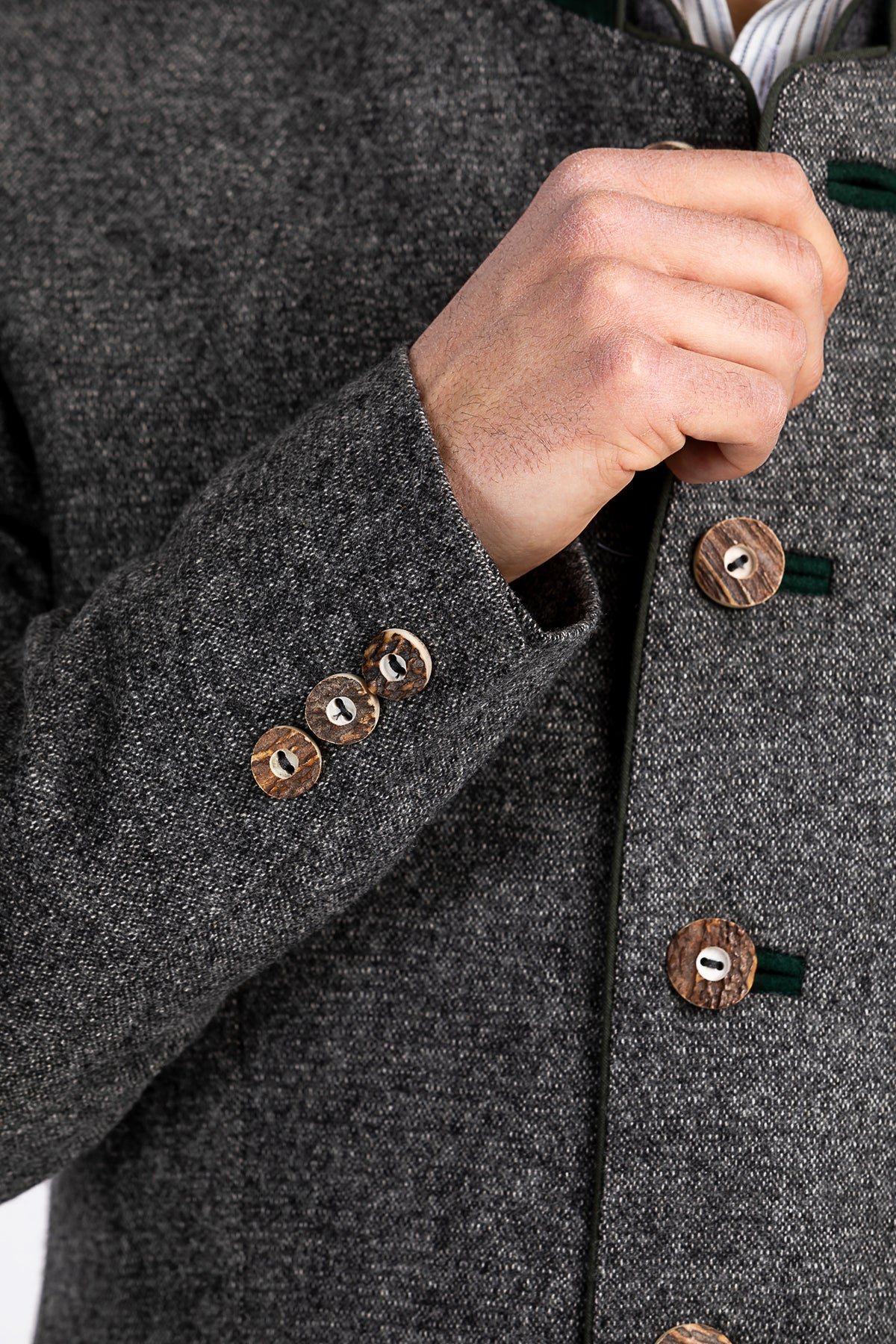 Amsel Trachtenjanker Schwabing grau melange Detail | Amsel traditional jacket Schwabing grey melange detail