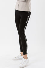 Almliebe Wanderhose Schmalhorn schwarz Detail | Almliebe hiking leggings Schmalhorn black detail