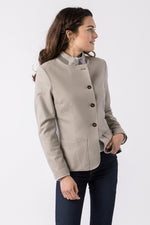 Josef & Anna Walk Blazer Carolin Offwhite Detail | Josef & Anna Walk Blazer Carolin off-white detail