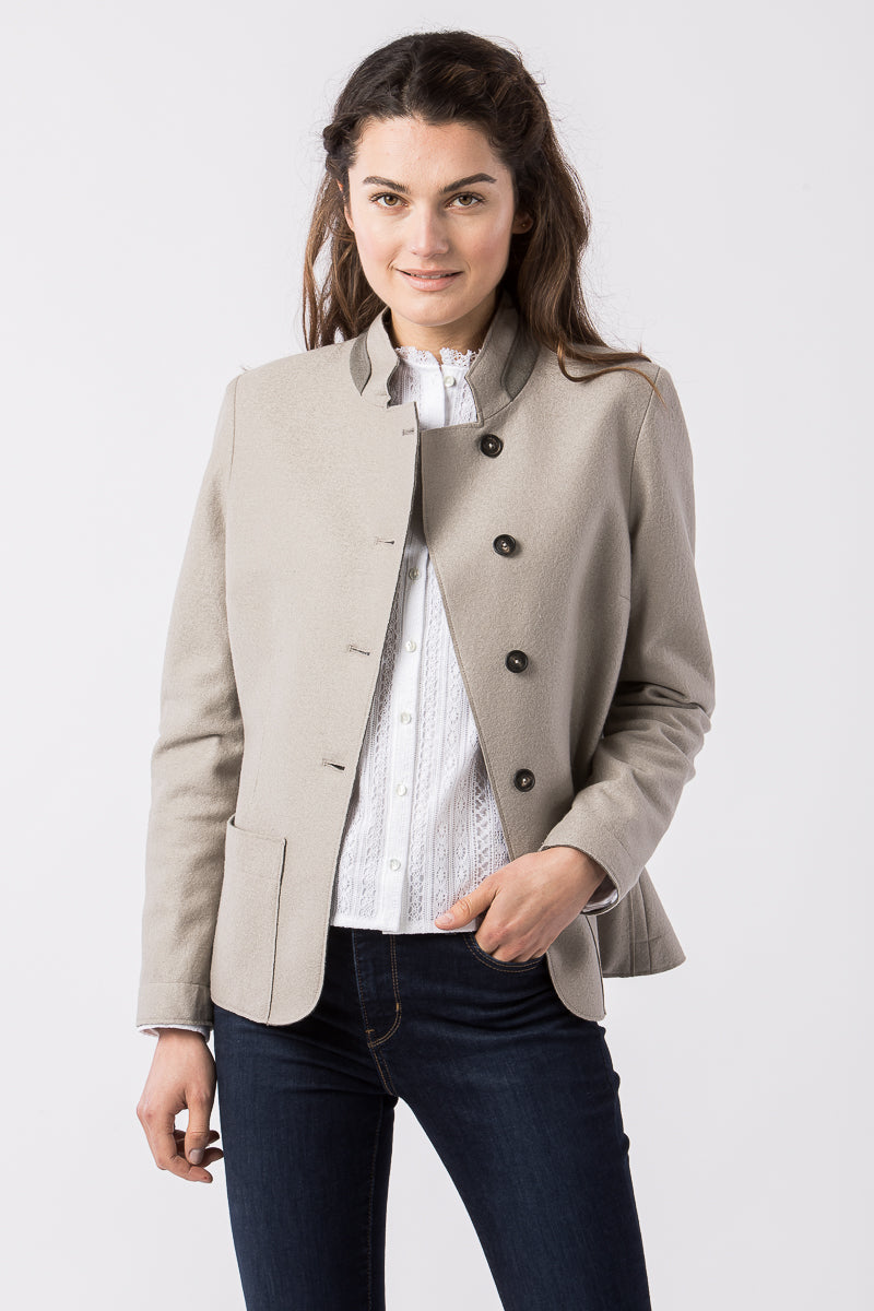 Josef & Anna Walk Blazer Carolin Offwhite Detail Stehkragen | Josef & Anna Walk Blazer Carolin off-white collar detail