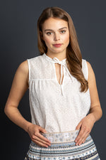 Wallmann Trachtenbluse ärmellos weiß Vorderansicht | Wallmann Sleeveless Trachten Blouse white front view