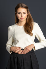 Almliebe Trachtenbluse Wetterstein creme Vorderansicht | Almliebe traditional blouse Wetterstein cream front view