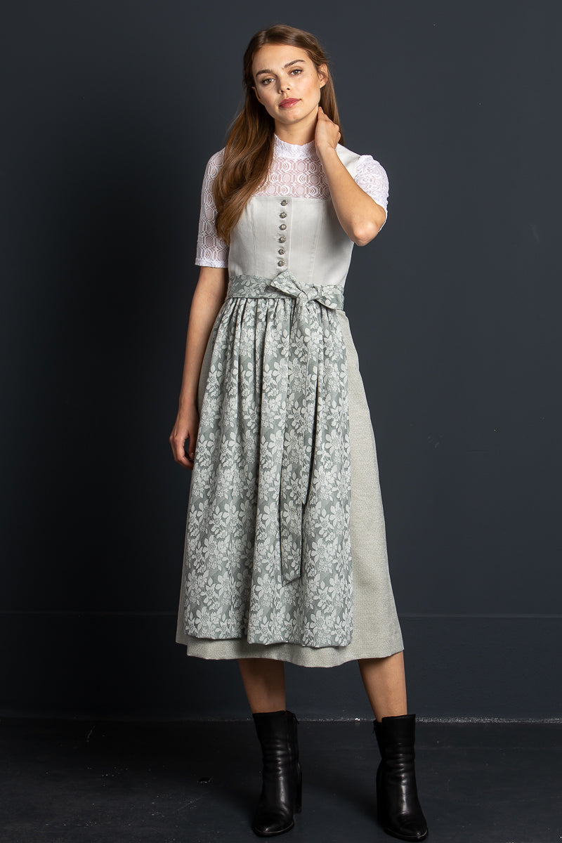 Almliebe Samtdirndl Boarische Braut grau Detail Schürze | Almliebe velvet dirndl Boarische Braut grey apron detail