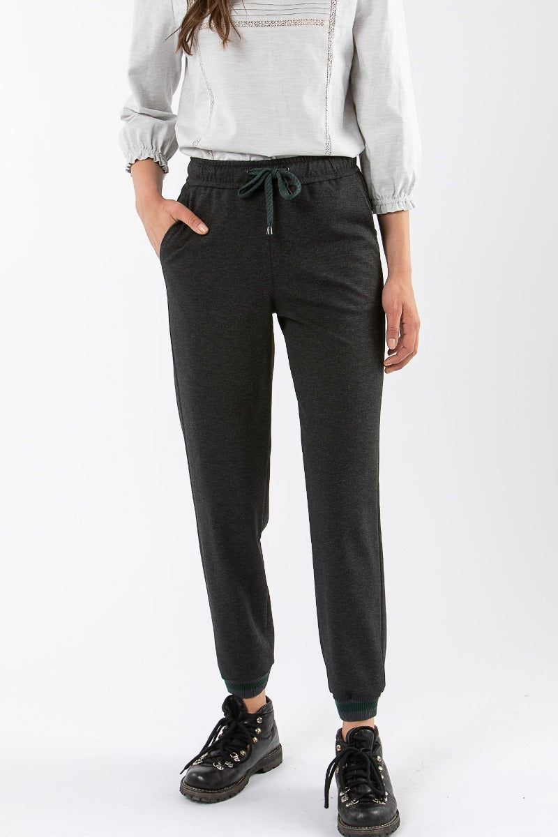 Almliebe Wander Jogger Rachel anthrazit Detail | Almliebe hiking jogger Rachel anthracite detail
