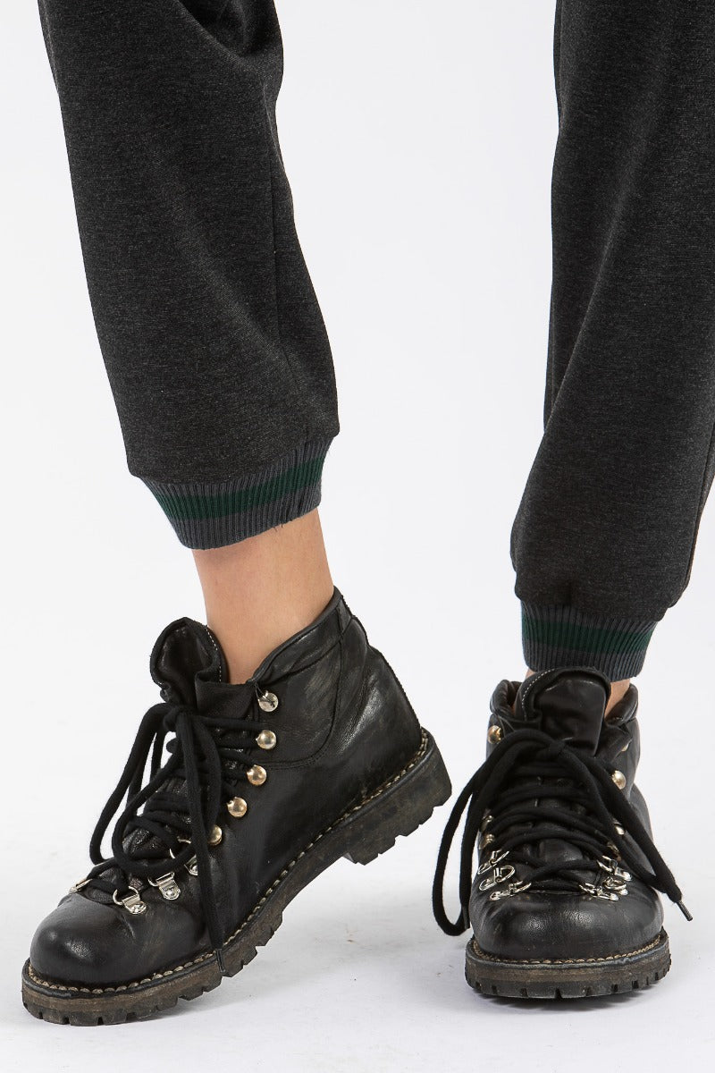 Almliebe Wander Jogger Rachel anthrazit Getragen | Almliebe hiking jogger Rachel anthracite worn