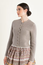 fei scho schee Strickjanker taupe Vorderansicht | fei scho schee Knit Janker taupe front view