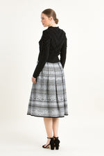 fei scho schee Strickjanker schwarz Detail | fei scho schee Knit Janker black detail