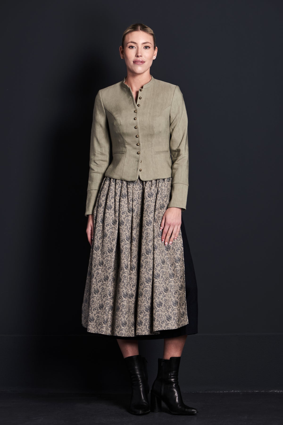 Gottseidank Trachtenjanker Barbara Stein Detail | Gottseidank Traditional Jacket Barbara stone detail