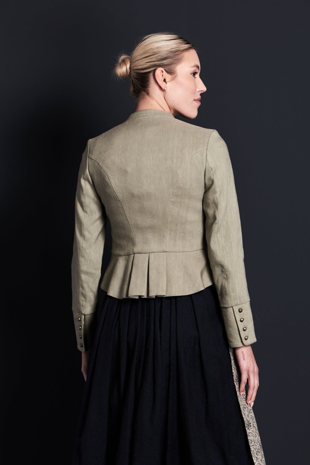 Gottseidank Trachtenjanker Barbara Stein Rückansicht | Gottseidank Traditional Jacket Barbara stone back view