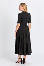 Gottseidank Ärmeldirndl Aurelia schwarzblau Detail | Gottseidank sleeved dirndl Aurelia black blue detail