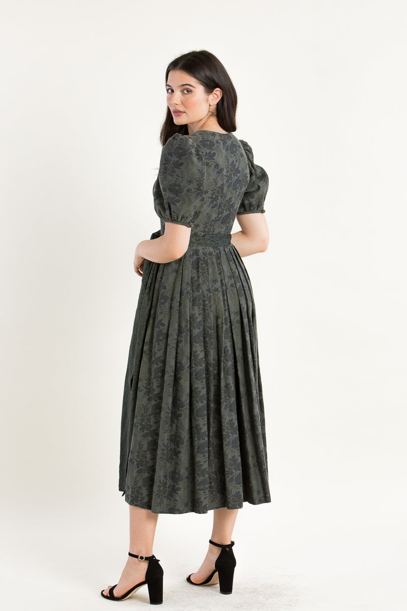 Gottseidank Ärmeldirndl Carolina flaschengrün Detail | Gottseidank short-sleeve Dirndl Carolina bottle green detail