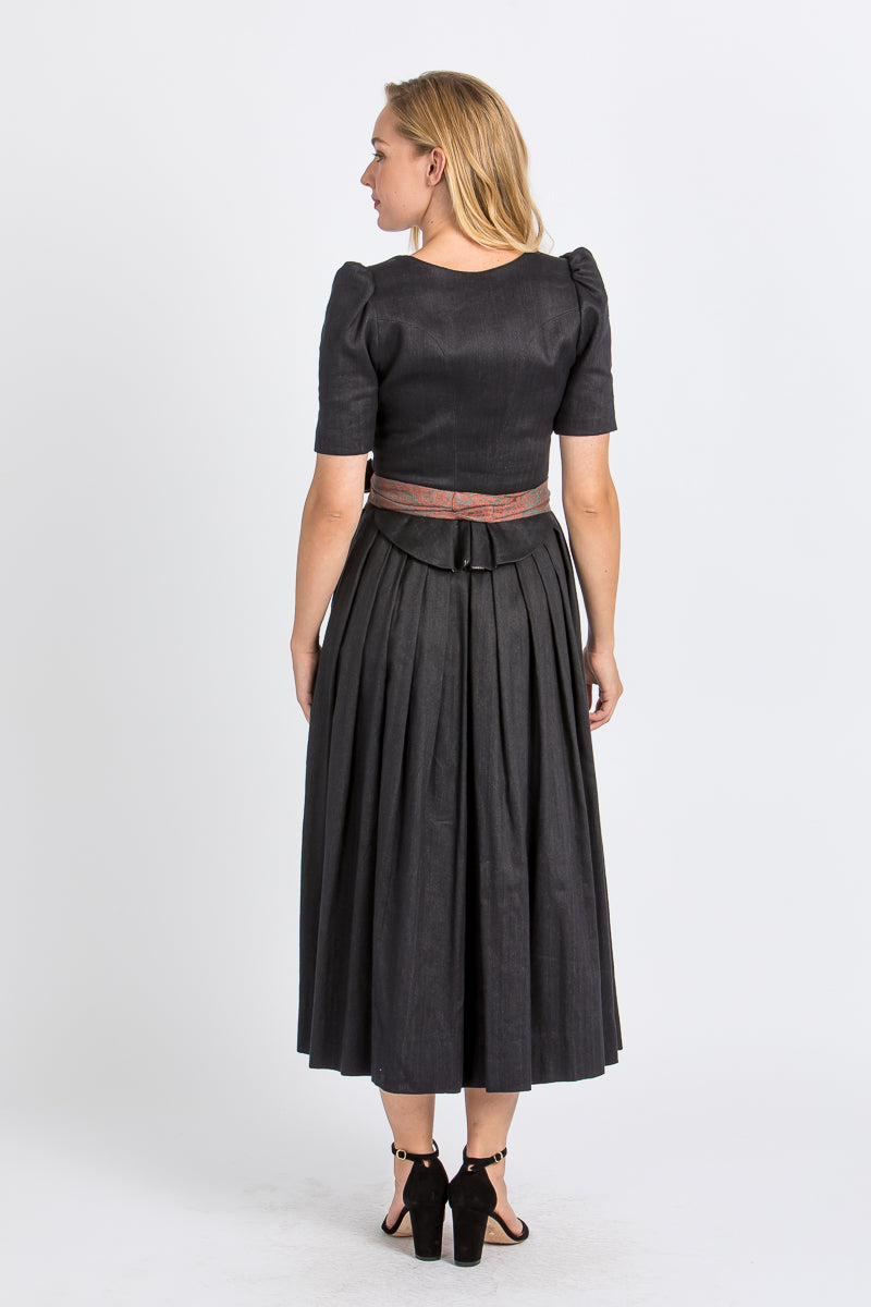Gottseidank Dirndl Hanni carbonblau Detail Schürze | Gottseidank Dirndl Hanni carbon blue apron detail