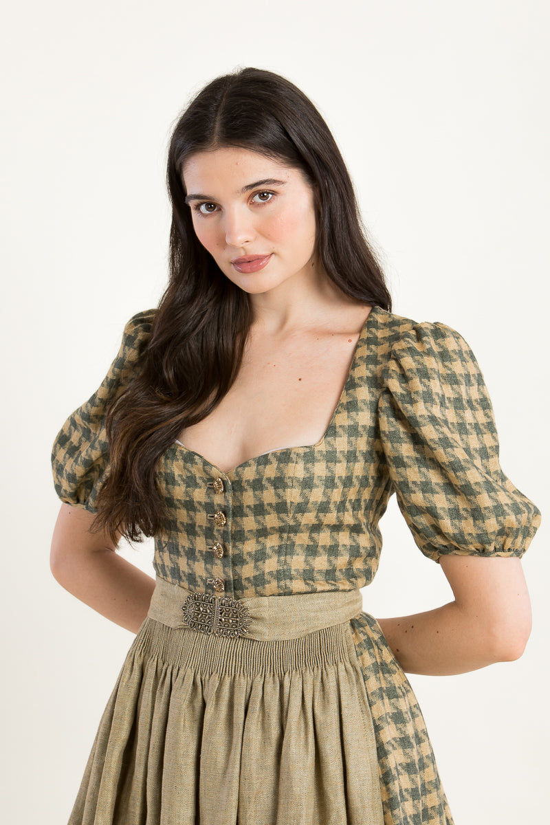 Gottseidank Ärmeldirndl Carolina bronzegrün Detail Schürze | Gottseidank sleeved dirndl Carolina bronze green apron detail