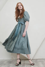 Gottseidank Leinendirndl Lina hellblau getragen | Gottseidank linen dirndl Lina light blue worn