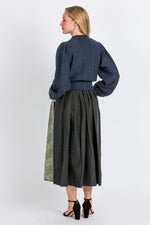 Gottseidank Trachtenstrickjacke Damen Lea Mao-Blau Getragen | Gottseidank Women's Traditional Knit Jacket Lea Mao blue worn