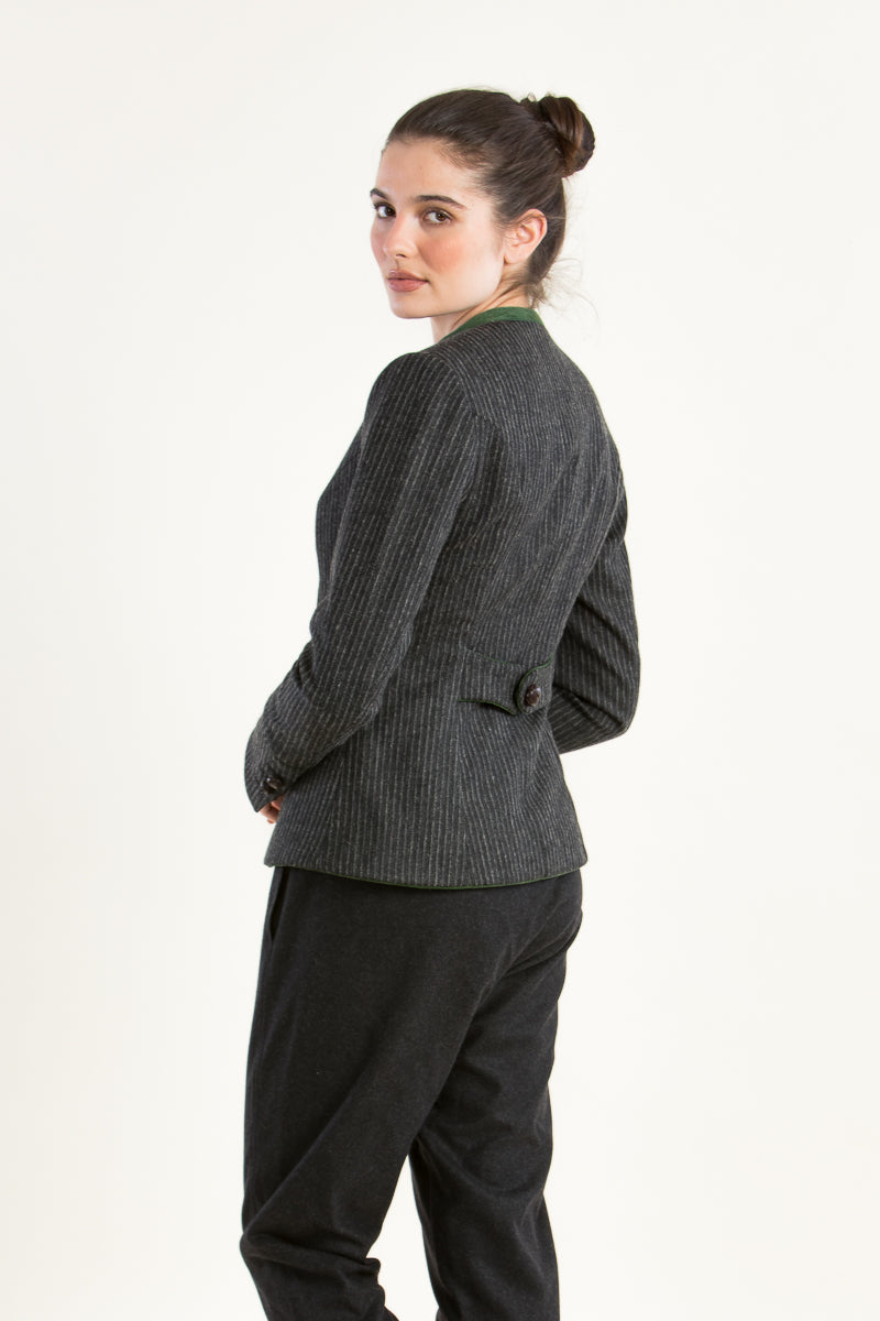 Gottseidank Trachtenjanker Wally anthrazit Getragen | Gottseidank Tracht jacket Wally anthracite worn