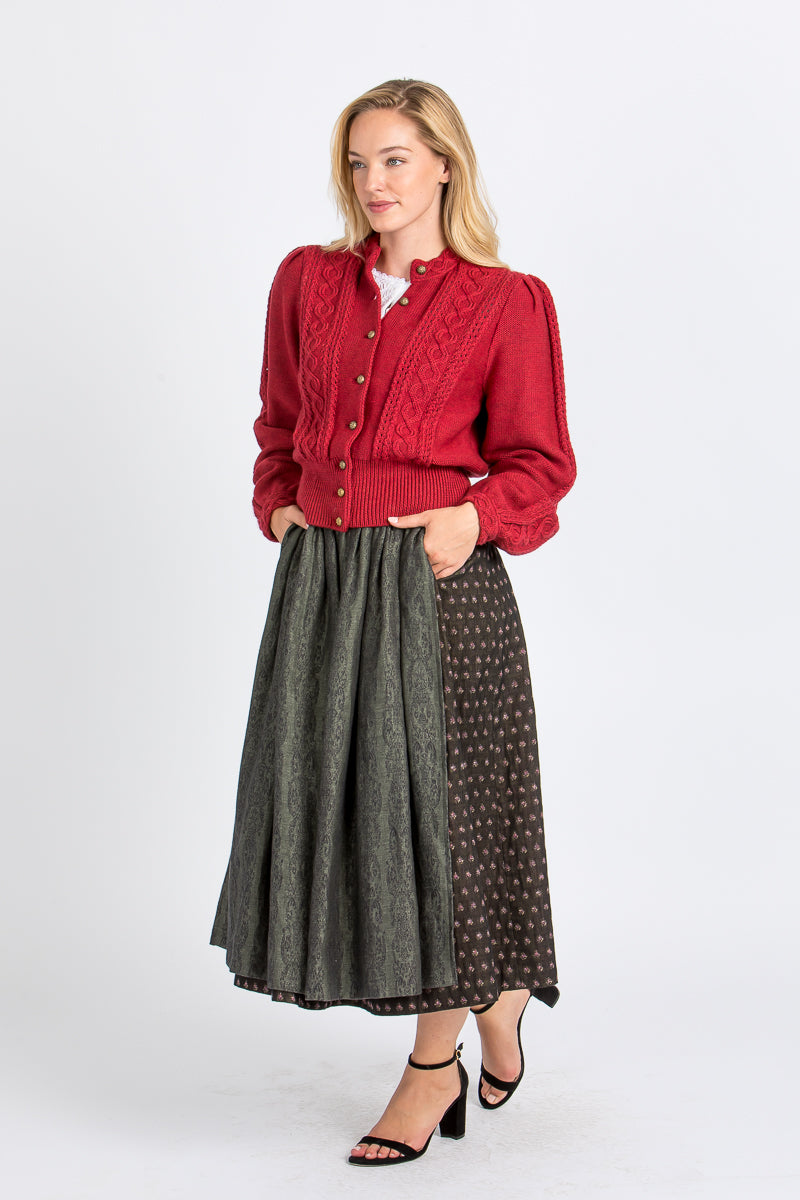 Gottseidank Trachtenstrickjacke Damen Lea Sauerkirschrot Detail | Gottseidank Women's Traditional Knit Jacket Lea Sour cherry red detail