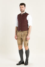 Gottseidank Trachtenweste Konstantin merlorot Vorderansicht | Gottseidank traditional vest Konstantin merlot red front view