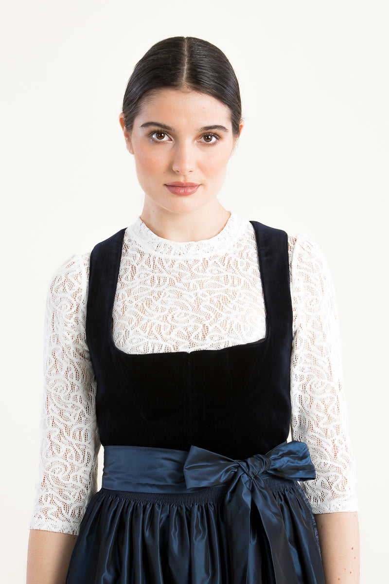 Hammerschmid Samtdirndl Wiessee blau Getragen | Hammerschmid velvet dirndl Wiessee blue worn