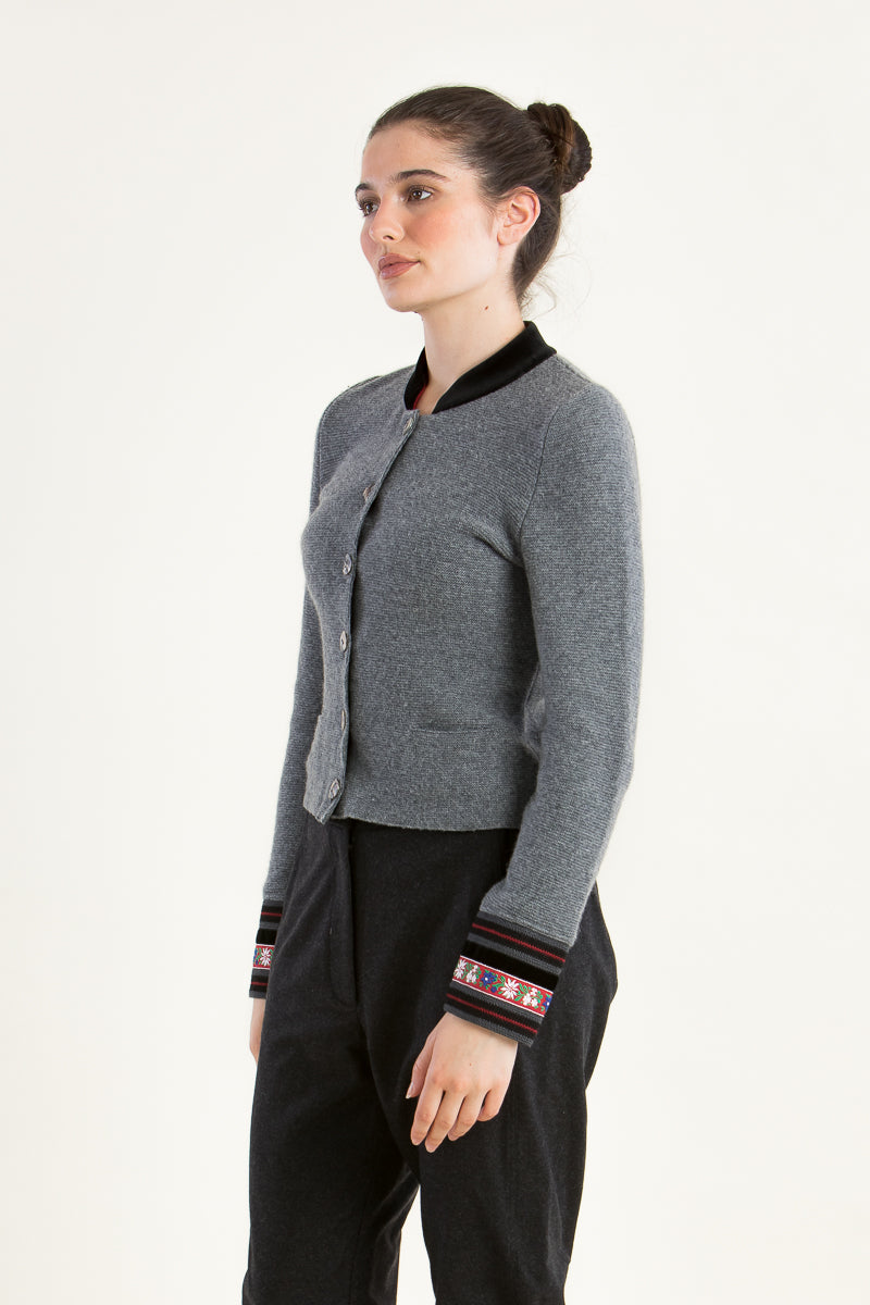 Heidi Trachtenstrickjacke Damen Grau Detail | Heidi Women's Traditional Knit Jacket Grey detail