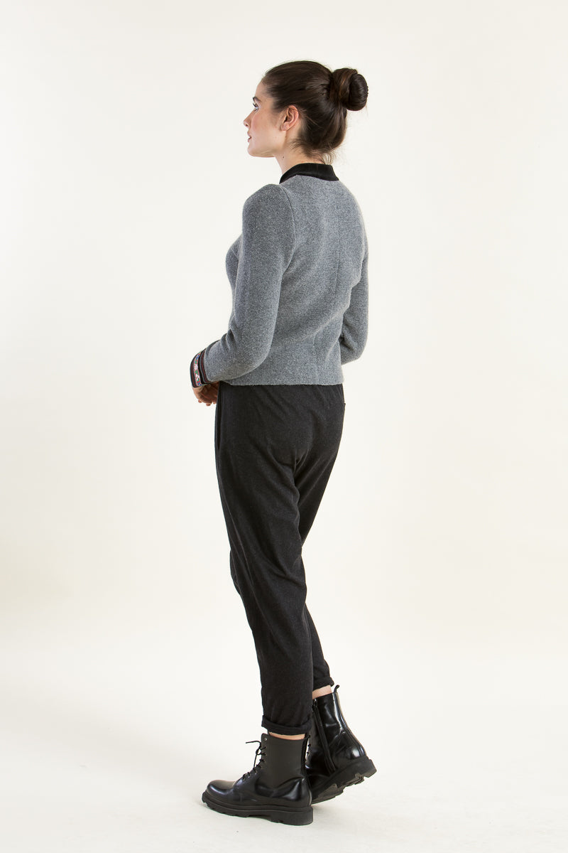 Heidi Trachtenstrickjacke Damen Grau Vorderansicht | Heidi Women's Traditional Knit Jacket Grey front view