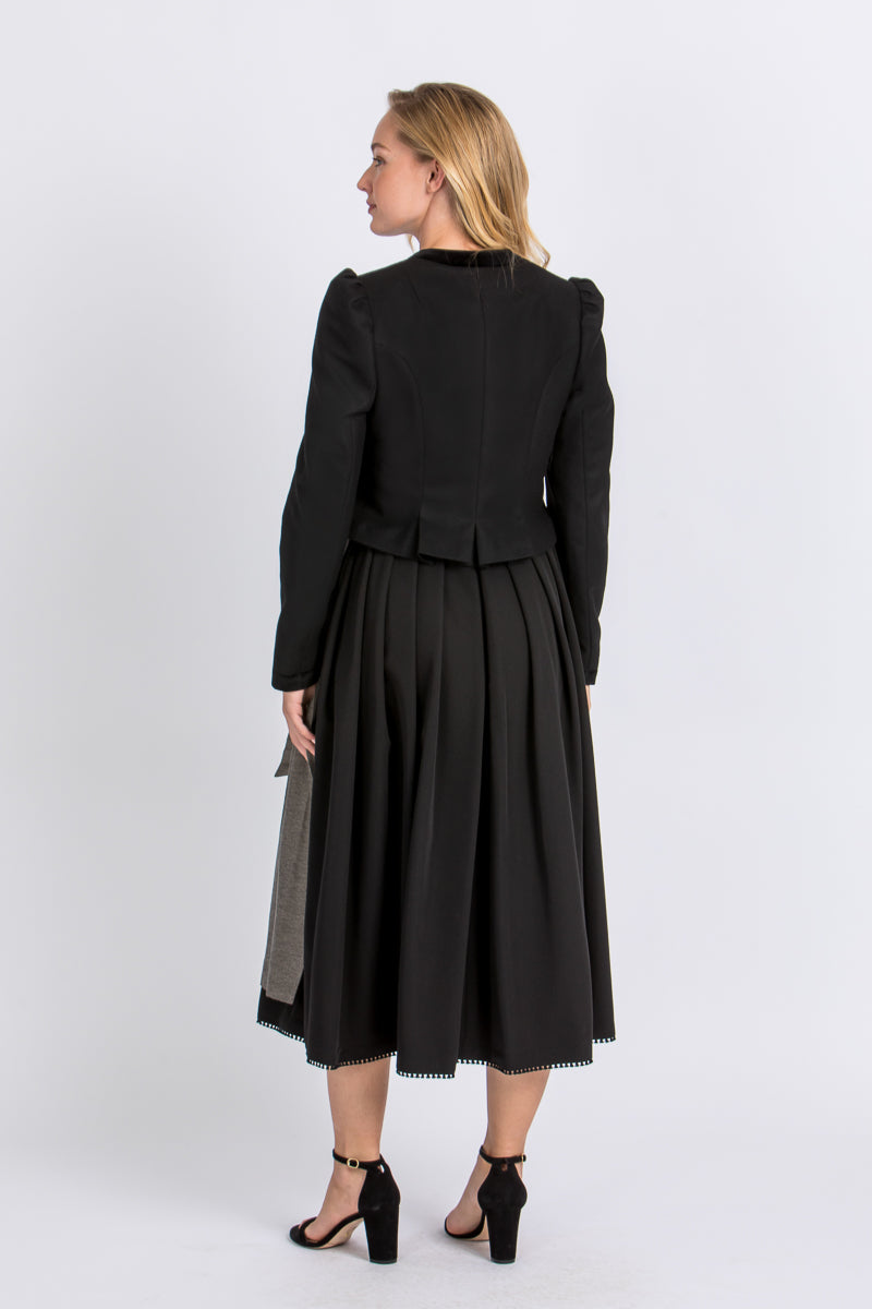 Heimatglück Trachtenjanker Elisabeth Schwarz Getragen | Heimatglück Trachtenjanker Elisabeth black worn