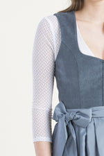 Heimatglück Dirndl Anneliese rauchblau Detail Schürze | Heimatglück Dirndl Anneliese smoke blue apron detail