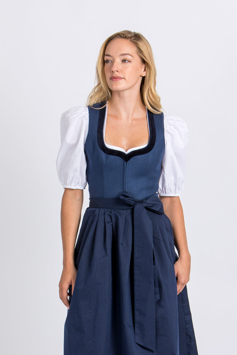 Heimatglück Dirndl Ariana blau Detail Schürze | Heimatglück dirndl Ariana blue apron detail
