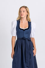 Heimatglück Dirndl Ariana blau Detail Schürze | Heimatglück dirndl Ariana blue apron detail