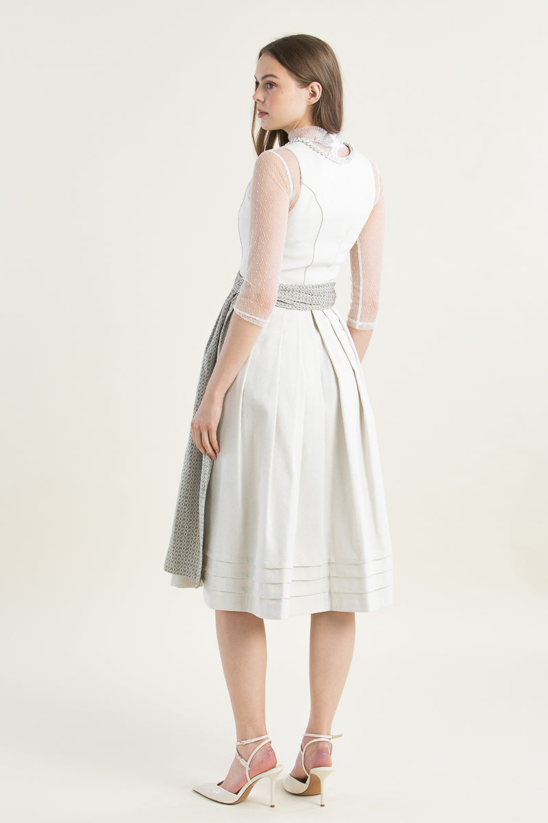 Heimatglück Dirndl Elena ecru Getragen | Heimatglück Dirndl Elena ivory worn