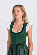 Heimatglück Leinendirndl Tamara tanne Detail Schürze | Heimatglück linen dirndl Tamara fir green apron detail