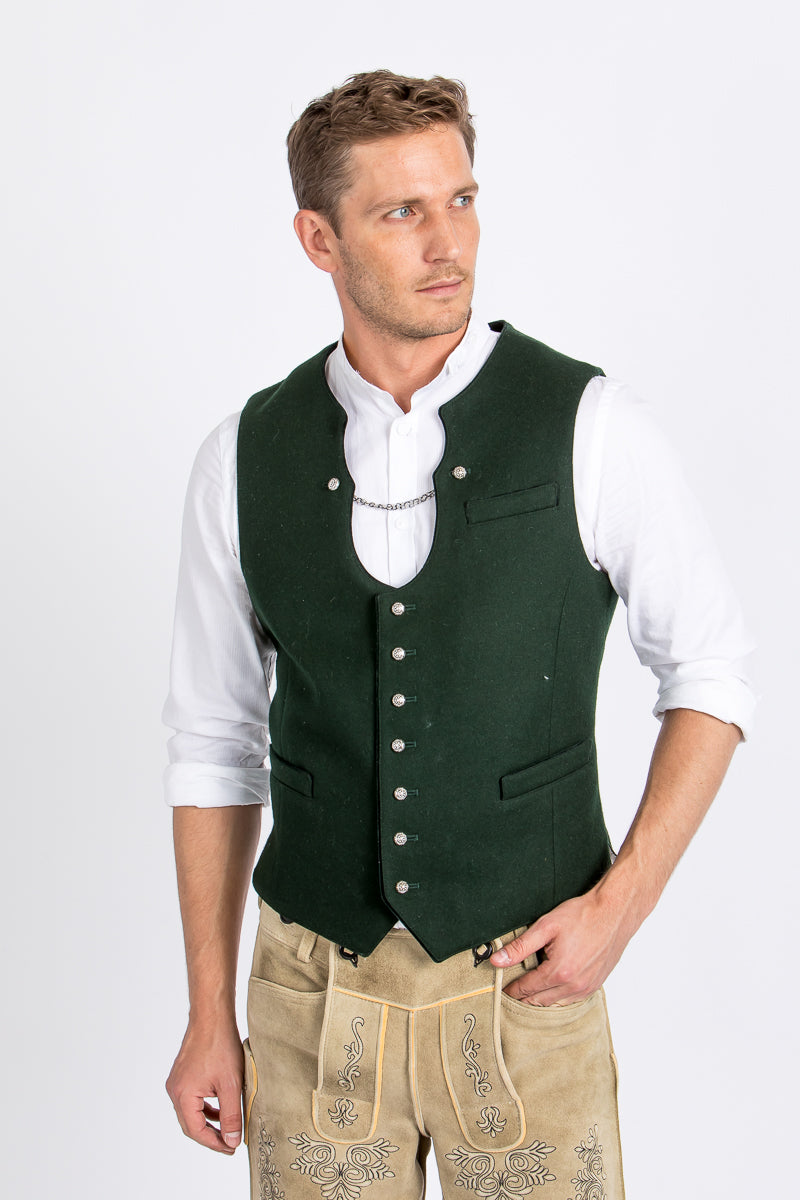 Heimatglück Trachtenweste Adrian tanne Knopf Detail | Heimatglück traditional vest Adrian fir green button detail