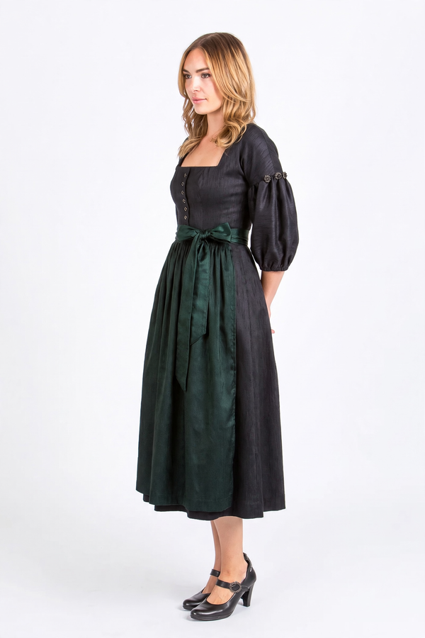 Almliebe Ärmeldirndl Josepha mit Broschen
