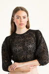 Kinga Mathe Dirndlbluse Oversized schwarz Vorderansicht | Kinga Mathe Dirndl Blouse Oversized black front view
