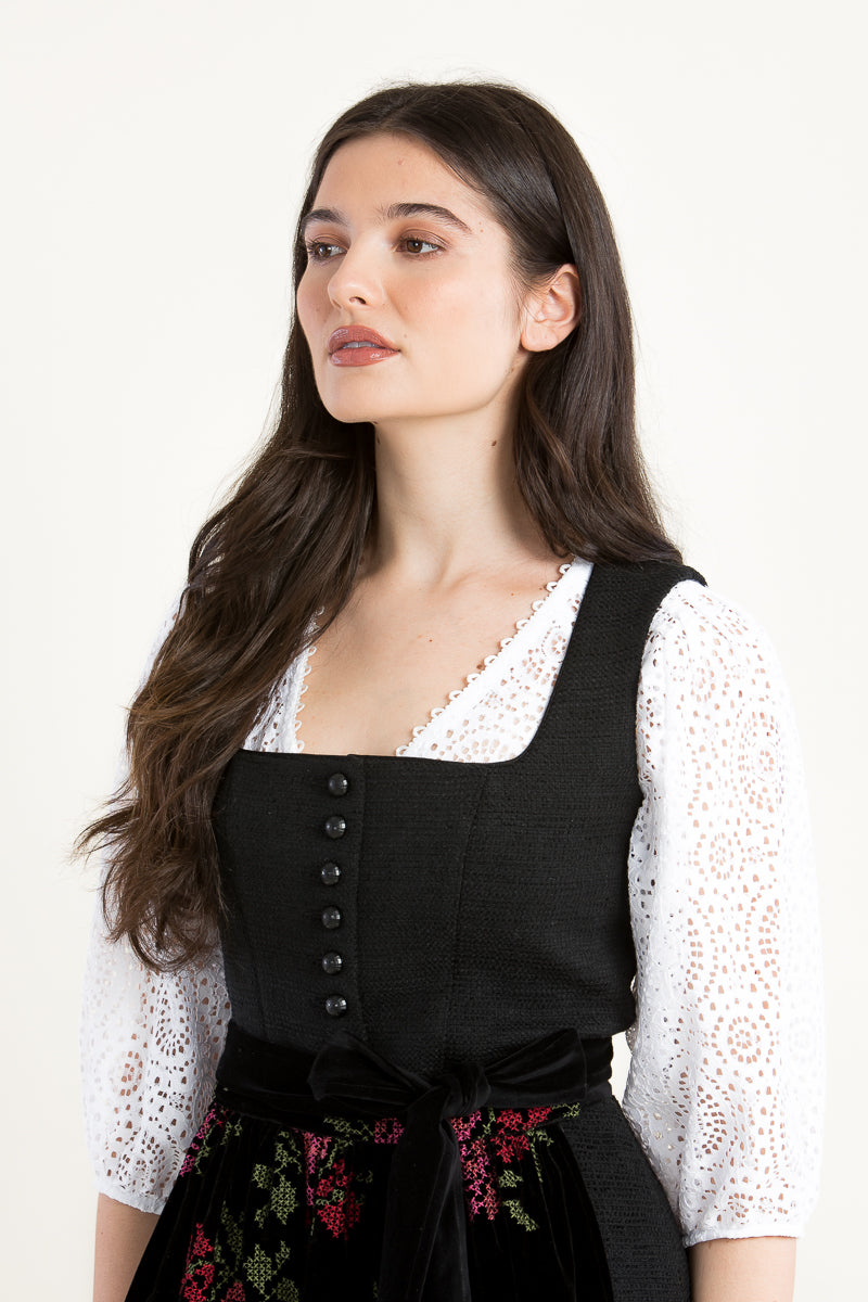 Kinga Mathe Dirndlbluse Kaira weiß Getragen | Kinga Mathe Dirndl Blouse Kaira white worn
