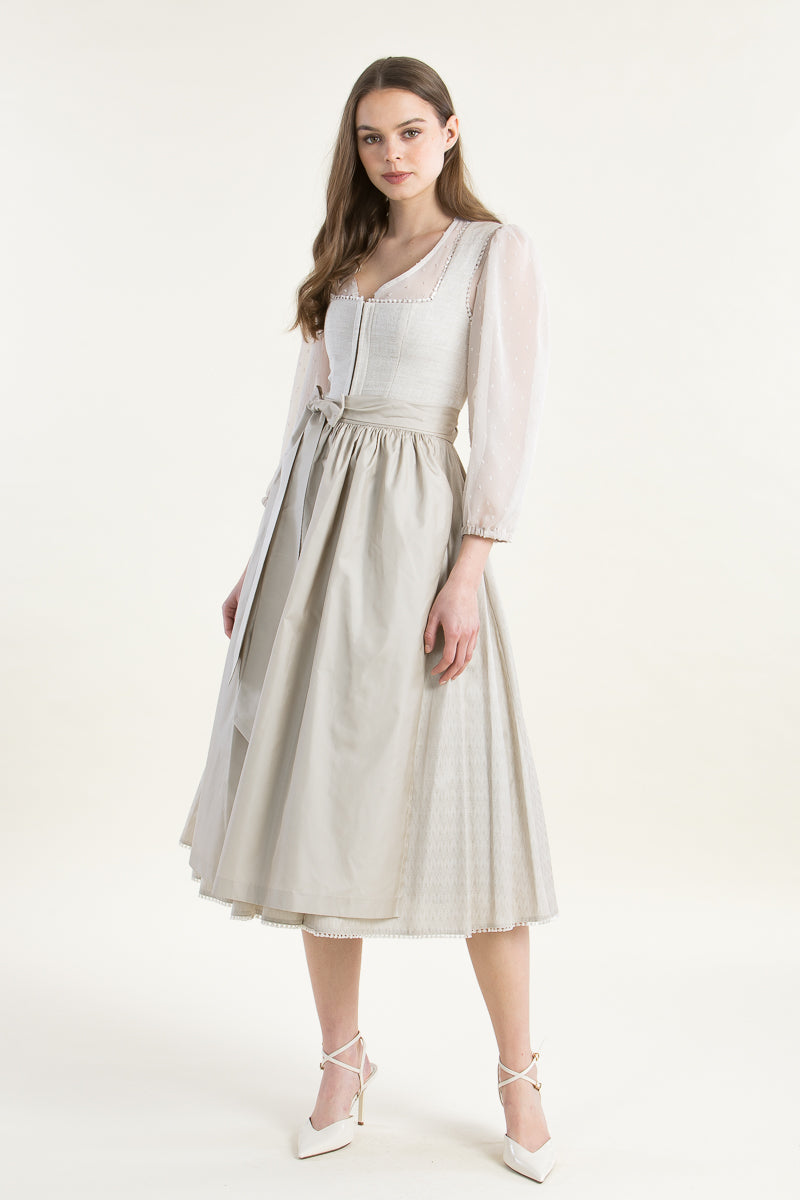 Kinga Mathe Hochzeitsdirndl Maranello creme Detail | Kinga Mathe wedding dirndl Maranello cream detail