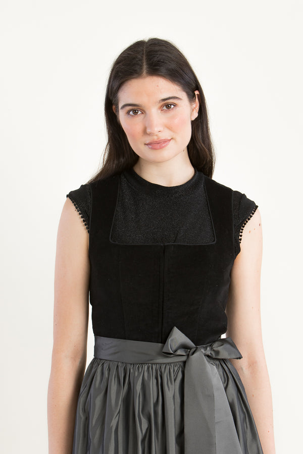 Kinga Mathe Dirndlbluse Heidi schwarz Vorderansicht | Kinga Mathe Dirndl Blouse Heidi black front view