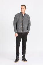 Liebling Strickjanker Thomas Stehkragen grau Rückansicht | Liebling knitted janker Thomas stand-up collar grey back view