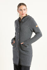 Liebling Kapuzenjanker Benedikta grau Detail | Liebling hooded knit jacket Benedikta grey detail