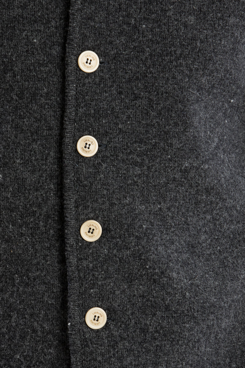Liebling Kapuzenjanker Matze Anthrazit Getragen | Liebling hooded knit jacket Matze Anthracite worn