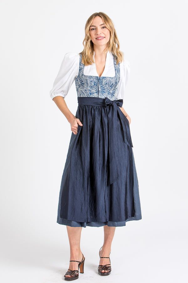Madame Marie Dirndl Vandoria blau Rückansicht | Madame Marie Dirndl Vandoria blue back view