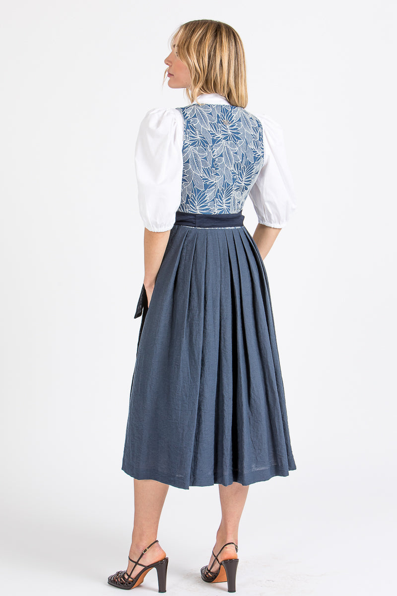 Madame Marie Dirndl Vandoria blau Detail Mieder | Madame Marie Dirndl Vandoria blue bodice detail
