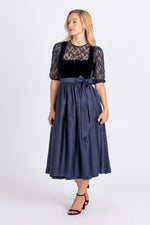 Madame Marie Samtdirndl Noctuna nachtblau Rückansicht | Madame Marie Samtdirndl Noctuna night blue back view
