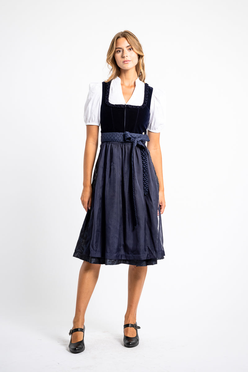 Marjo Samtdirndl Rabenstein midnight