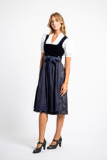 Marjo Samtdirndl Rabenstein midnight