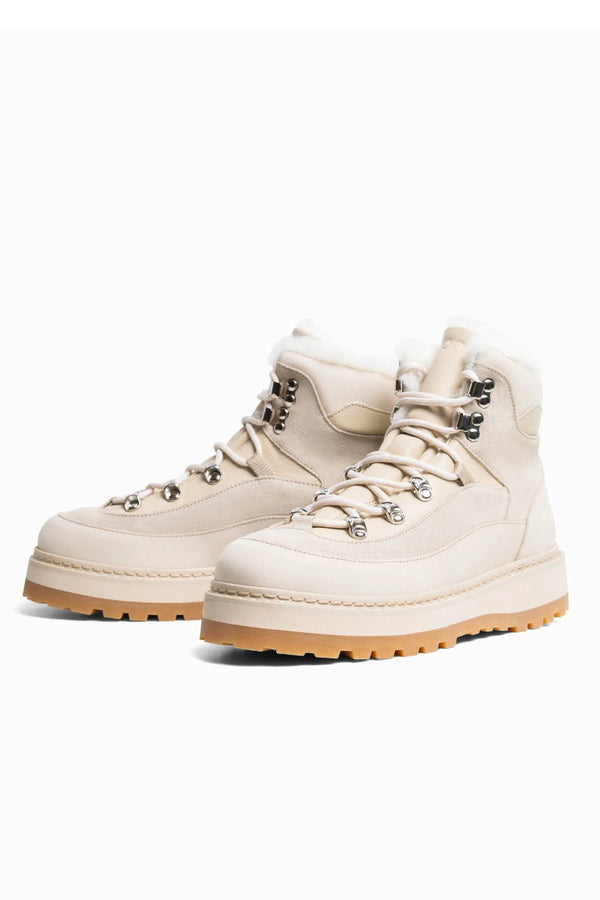 Mono Bergschuh Damen Ecru Lammfell Vorderansicht | Mono mountain boot women ecru lambskin front view